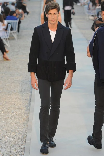 Look 27